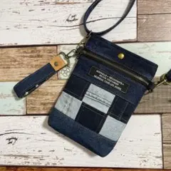 デニムリメイク　スマホポシェット　　　　星柄　ストラップ付き