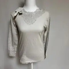 グローバルワーク　レース装飾 ベージュ 長袖トップス 新品タグ付き　Mサイズ