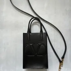 【VALENTINO】Vロゴ レザー フォンホルダー クロスボディバッグのサムネイル