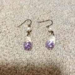 ハンドメイド 紫 ドロップ型ピアス
