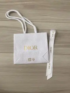 DIORのショッパー（紙袋）とリボンのセット