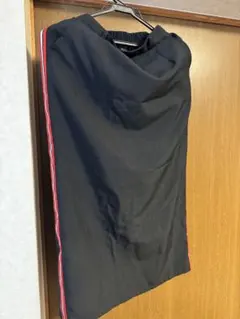黒いタイトスカート サイド赤ストライプ M