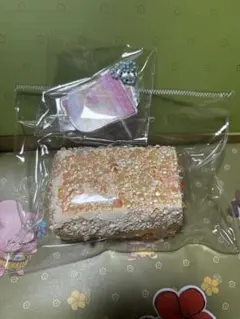 小山菜奈　オレンジ色　スクイーズ
