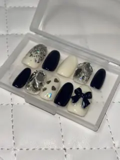 【現品】深みネイビー×ホワイト / 地雷系 量産型 リボン ネイルチップ