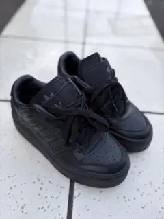 adidas アディダス ブラック スニーカー