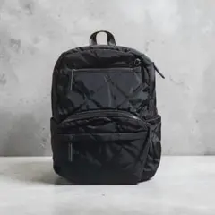 【新品未使用】多機能キルティングリュック ブラック 軽量 A4 11ポケット