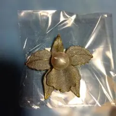 ヴィンテージ　蘭の花　ブローチ
