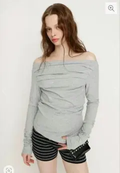 新品未使用タグ付き☆SLY　OFF SHOULDER TUCK トップス