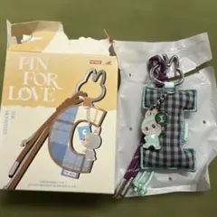 POP MART PIN FOR LOVE イニシャルキーホルダー