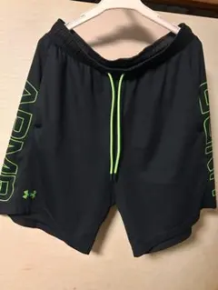 Under Armour ブラックショートパンツ