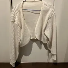 ホワイトリブ編みクロップドカーディガン