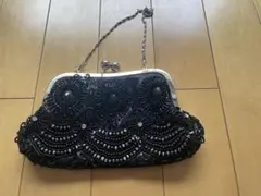 ビーズ装飾 黒 がま口型 クラッチバッグ