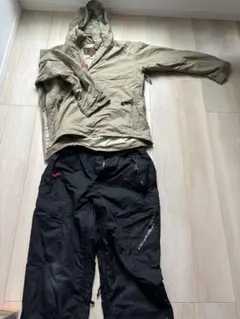 スノーボードウェア(男性用)カーキジャケットと黒パンツセット