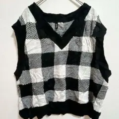 H&M DIVIDED【M】チェック柄 Vネック ニットベスト モノトーンのサムネイル