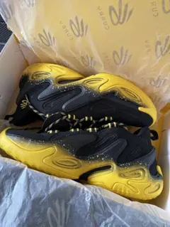 新品・未使用】アンダーアーマー カリー13／Curry13（黒×黄、27cm