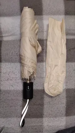 《早い者勝ち！自宅保管！》折りたたみ傘 晴雨兼用 ワンプッシュ クリーム色 軽量