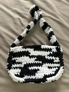 ブラック・ホワイト編み物ショルダーバッグ