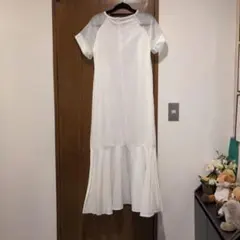 JUNOAH ホワイト フレア マーメイドワンピース 半袖 袖肩部分シアー LL