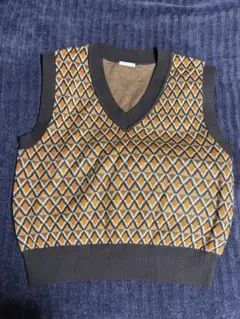 GU ダイヤモンドパターン ニットベスト