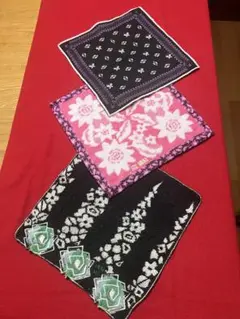 ANNA SUI タオルハンカチ3枚セット（未使用品2枚とused品1枚）