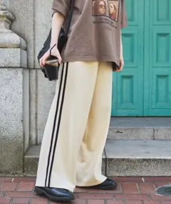 MONO-MART ダブルラインジャージトラックパンツ アイボリー