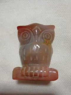 翡翠製のフクロウの置物