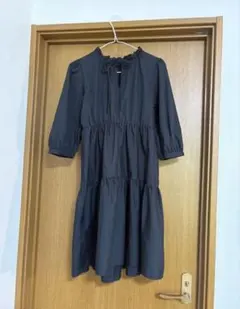 黒い七分袖ティアードワンピース　同封で50円　GU
