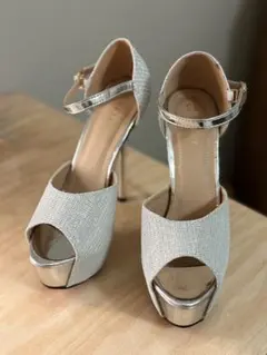 【Uber様】上品　シルバー ハイヒール 24cm