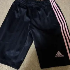 adidas キッズ ハーフパンツ Mサイズ