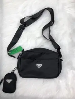 PRADA ブラック ショルダーバッグ ミニサイDRズ