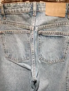 ZARA　アンティーク加工　色落ちデニム