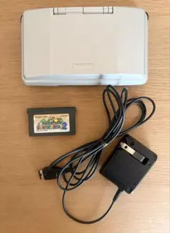【美品&おまけ付き】ニンテンドーDS シルバー 本体 充電器&ソフト付き