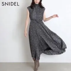 SNIDEL スナイデル モノグラムノースリーブワンピース　ウォッシャブルのサムネイル