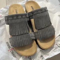 MINNETONKA フリンジフラットサンダル DAISYのサムネイル
