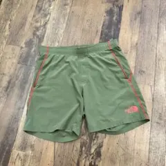 THE NORTH FACE オリーブグリーン ショートパンツ