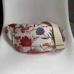 本革　牛革　花柄ボディバッグ　ハンドメイド(黒ズミあるのでお値下げ)