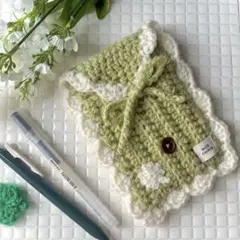 【No.090】 クローバーとボタンのフリルペンケース 編み物 ハンドメイド