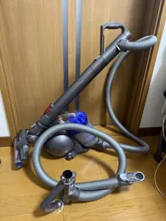 Dyson☆DC46☆キャニスター掃除機 本体 + ツール☆難あり - メルカリ