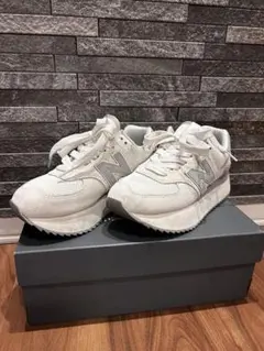New Balance 厚底スニーカー574 ホワイト/グレー 現行品