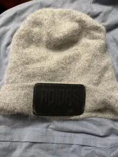 adidas originals ビーニー　ニットキャップ