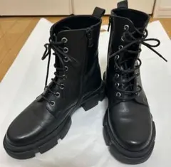 ✨美品✨　ペリーコサニー　レースアップブーツ　　　黒　36 コンバットブーツのサムネイル