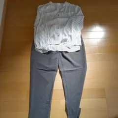 ハニーズストライプブラウスとグレーのパンツセット