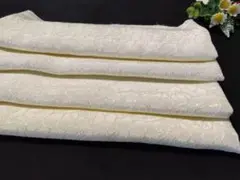 淡い生成り色　合繊布地　地模様有り　新品