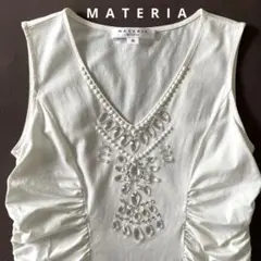 マテリア　MATERIA 白　タンクトップ　ノースリーブ　カットソー