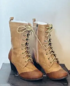 ベージュ レースアップブーツ 中ヒール