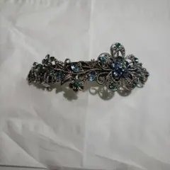 エレガントな花モチーフ バレッタ