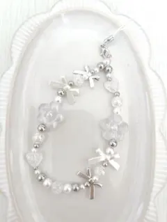 【透明感】ホワイトお花〰︎︎ビーズストラップ⋆˙⟡約16cm C68