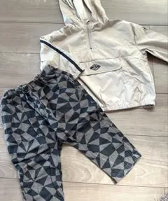 フード付きプルオーバージャケット　総柄パンツ