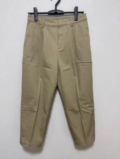 UNIQLO ユニクロ　テーパードアンクルパンツ