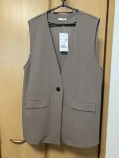 新品未使用タグつき　ジレ　モカ色　Lのサムネイル
